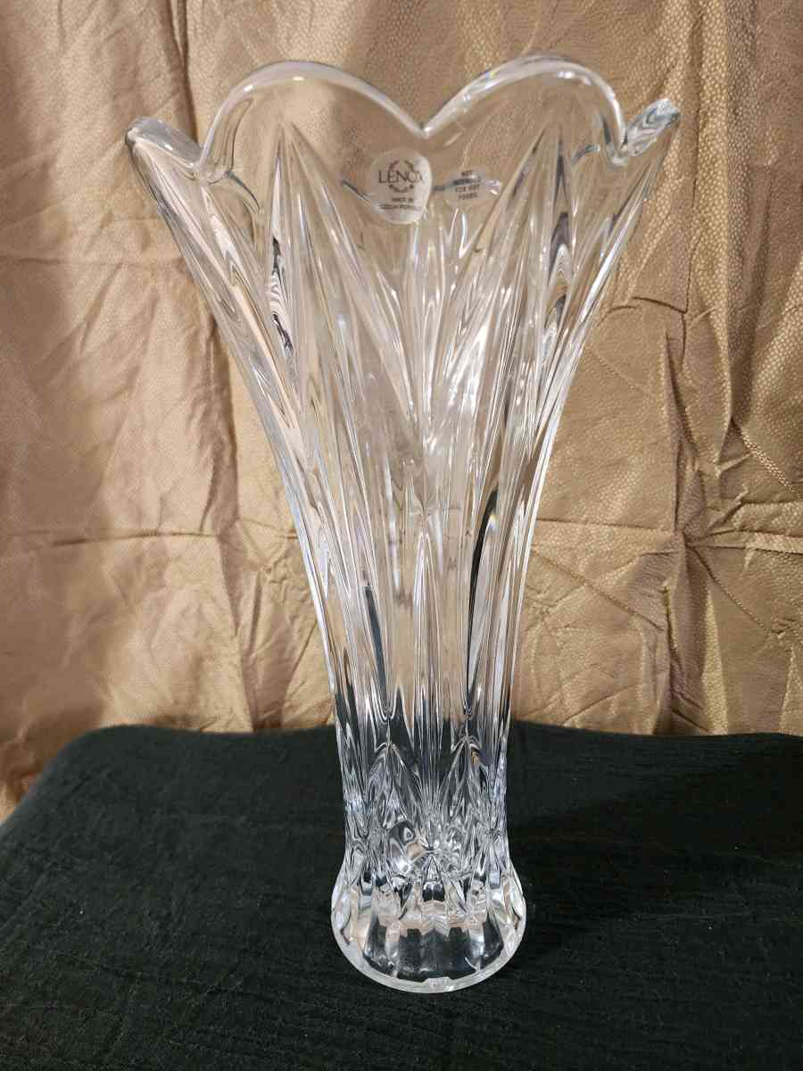 Lenox crystal vase - Knoxville, Tennessee - FleaMarketBay