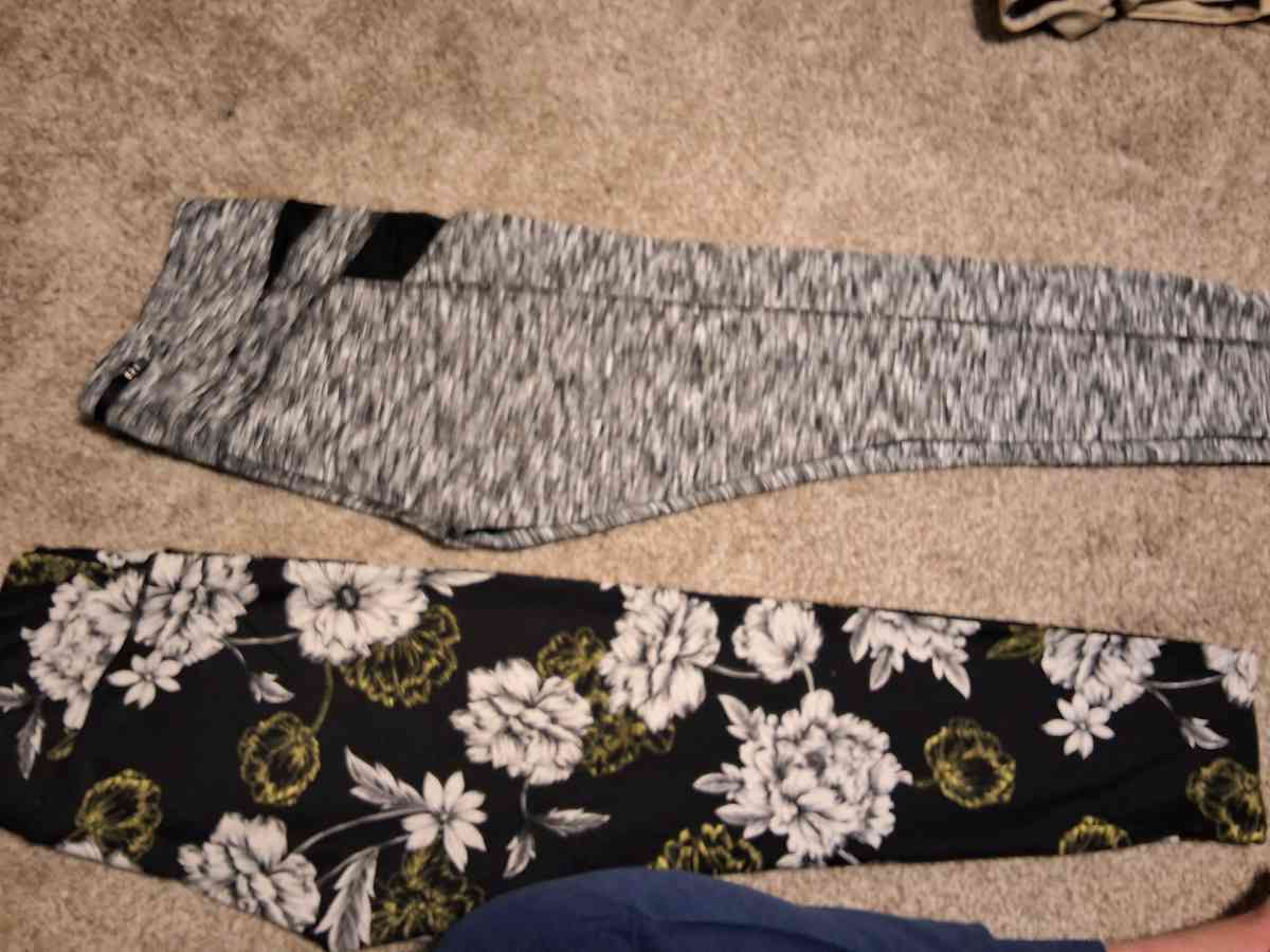 yoga pants - Seattle, Washington - FleaMarketBay