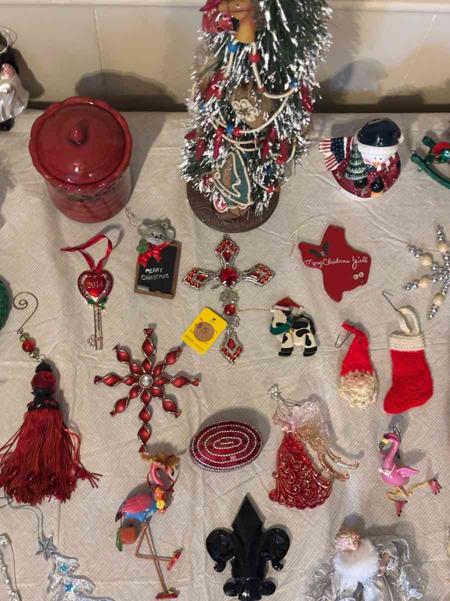 Christmas tree ornaments - Cameron, Texas - FleaMarketBay