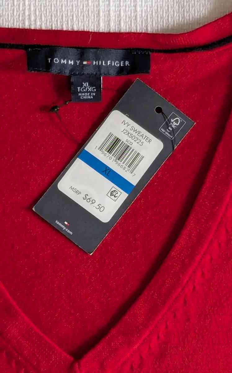Tommy HilfigerHeart Ivy V Neck Sweater - Staten Island, New York - FleaMarketBay
