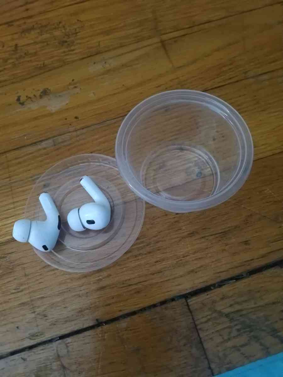 APPLE Airpod Pro 2s NO CASE - Charlotte, North Carolina