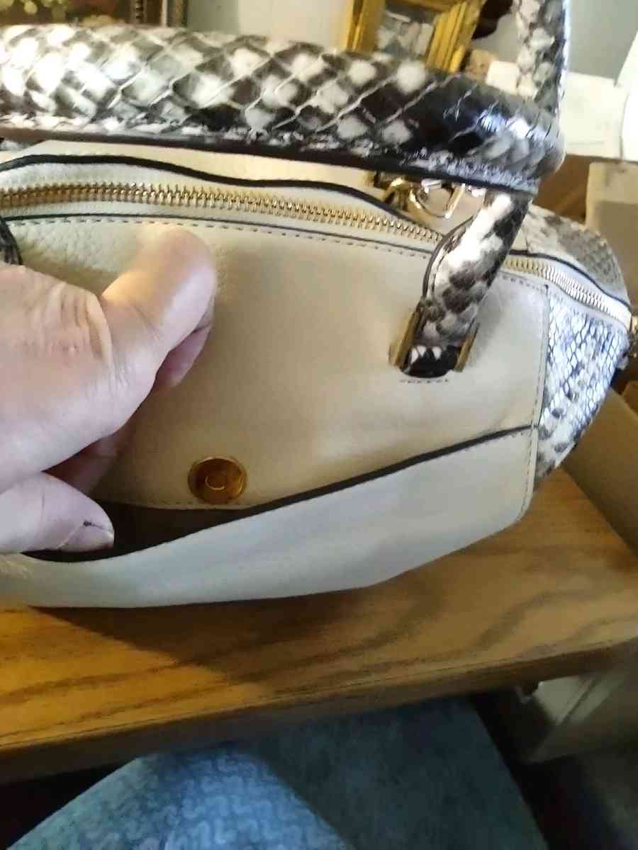 Michael Kors Preowned Dome Satchel White  Python large - Tulsa, Oklahoma - FleaMarketBay