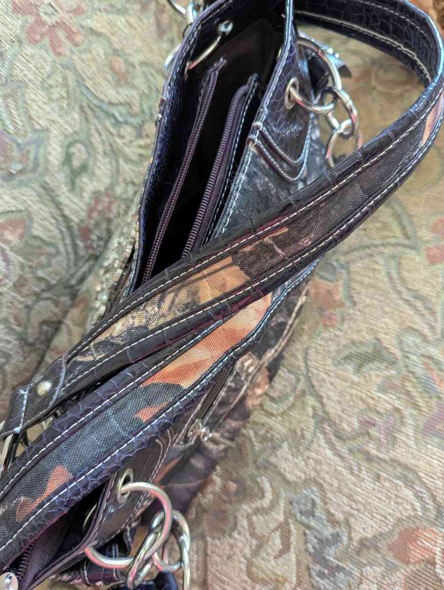 Camouflage Purse - Monroe, North Carolina - FleaMarketBay