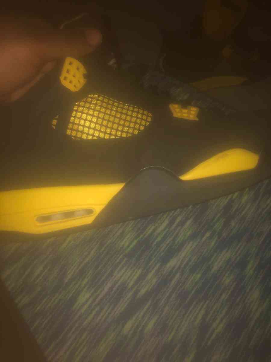 jordan black thunder 4 - Hamtramck, Michigan - FleaMarketBay