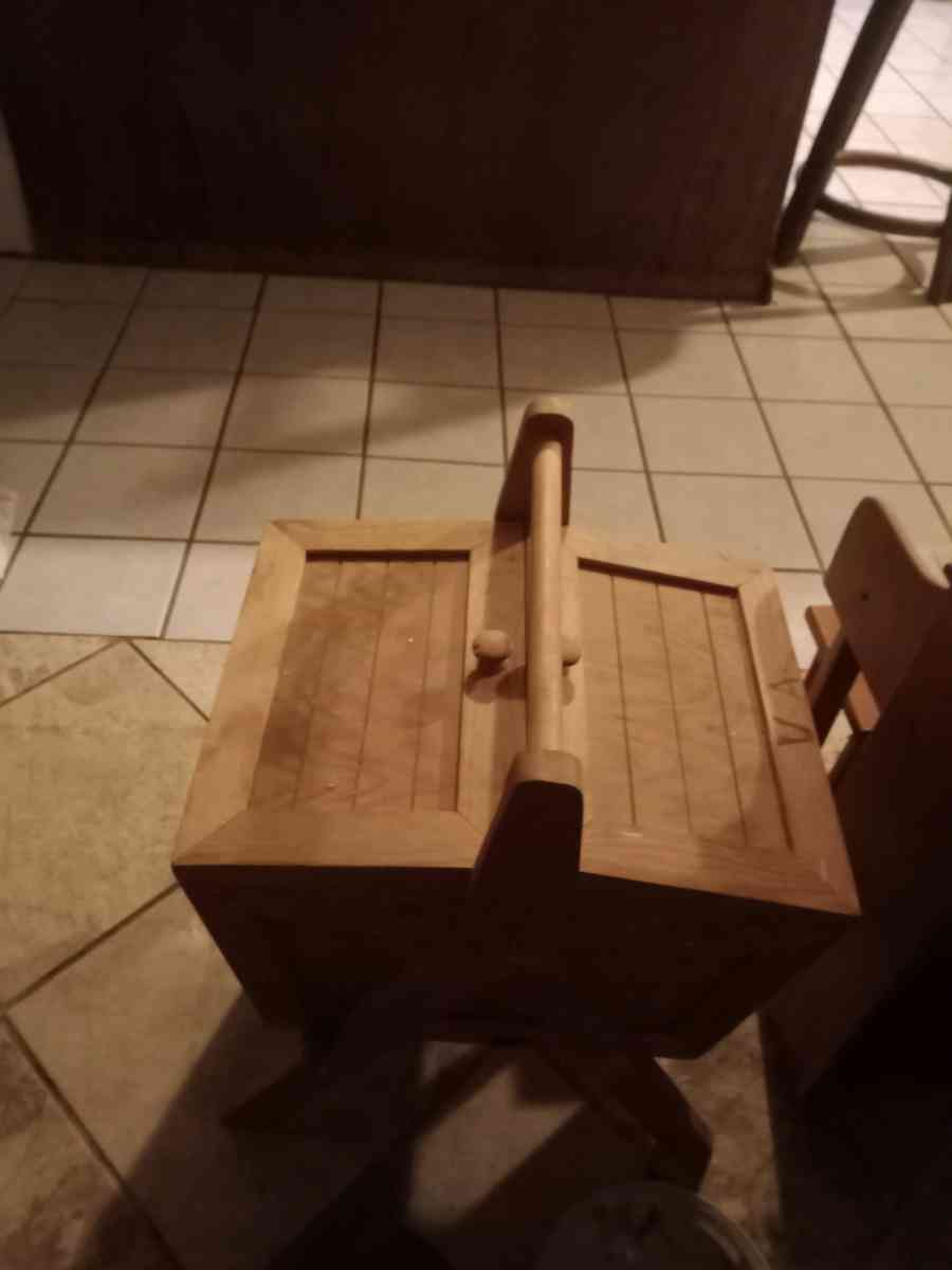 vintage sewing basket - Newcastle, Oklahoma - FleaMarketBay