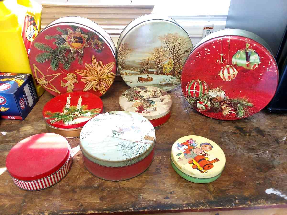 holiday tins all sizes - Bassett, Virginia - FleaMarketBay