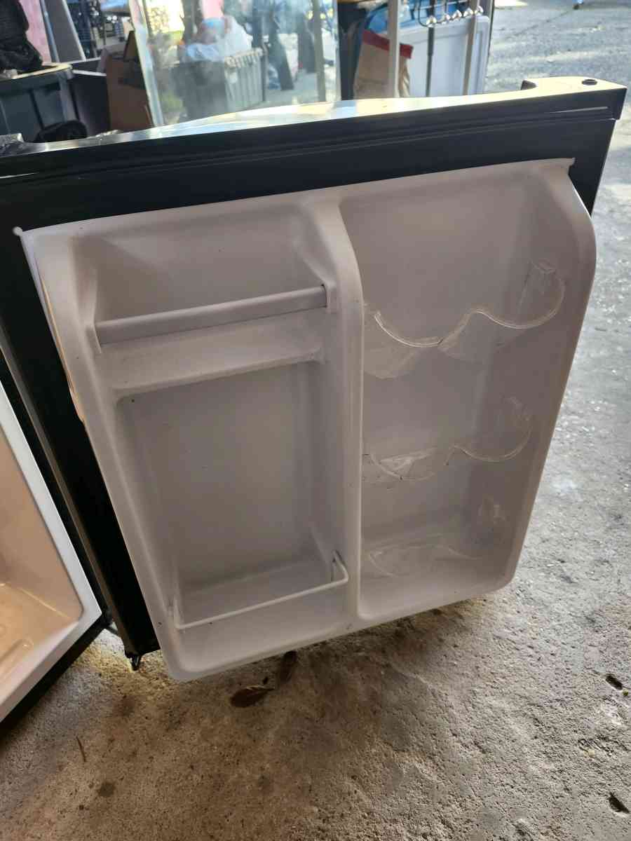 mini fridge - Baton Rouge, Louisiana - FleaMarketBay