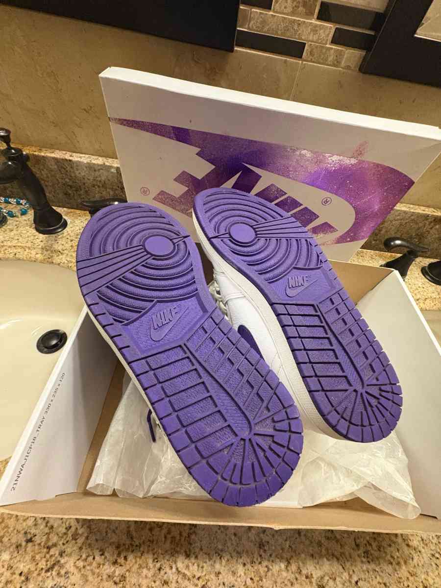 Jordan 1s high court purple - Centereach, New York - FleaMarketBay