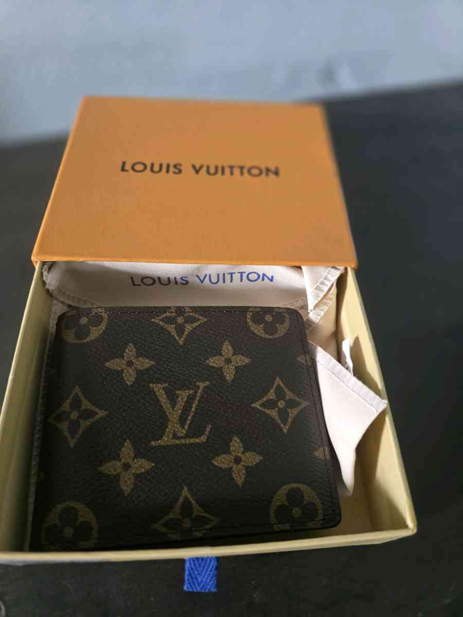 cardholder - Franklin Square, New York - FleaMarketBay