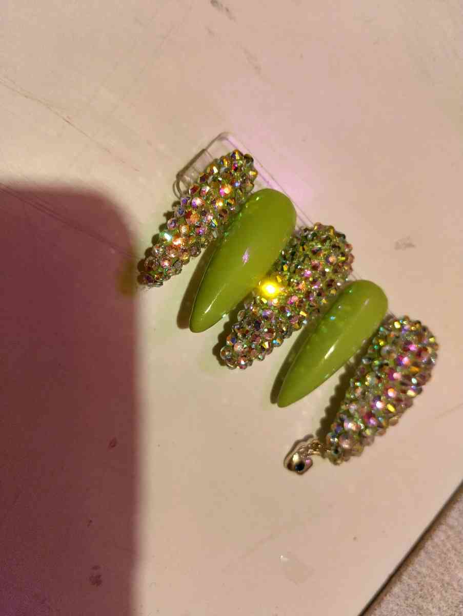 acrylic press on nails - Bolingbrook, Illinois