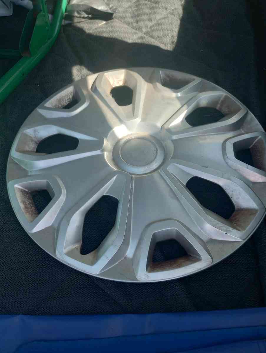 hub cap - Alicia, Arkansas