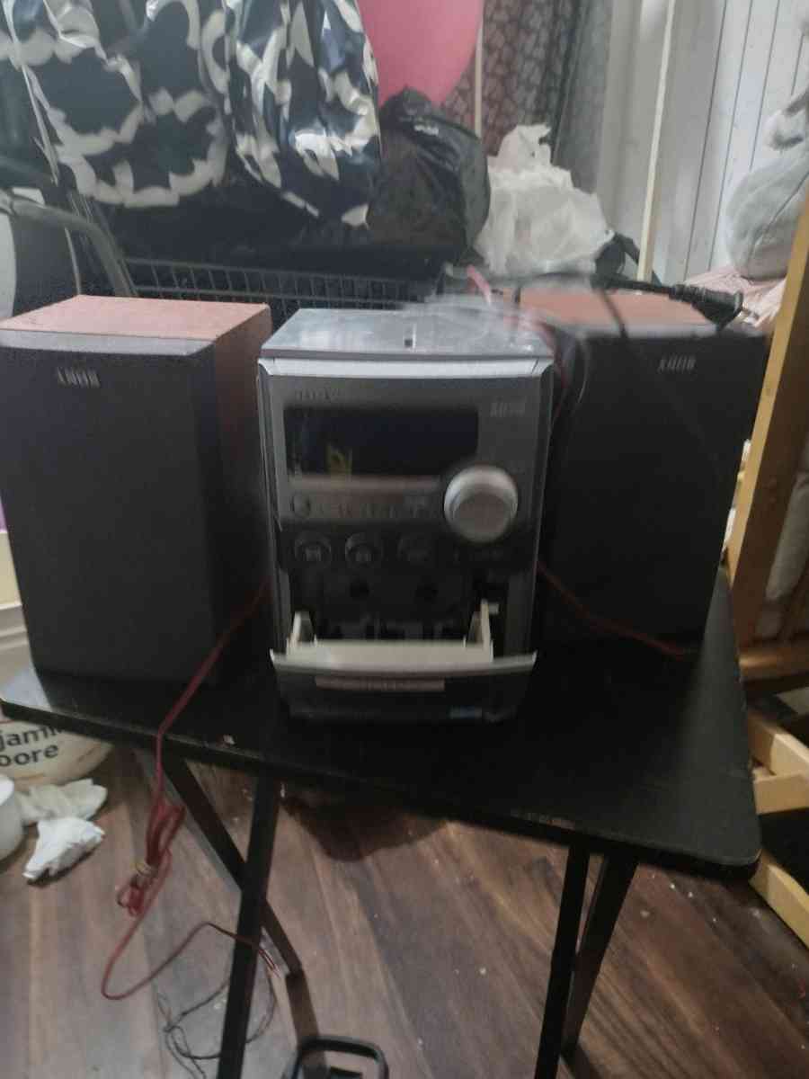 radio - Essex, California - FleaMarketBay