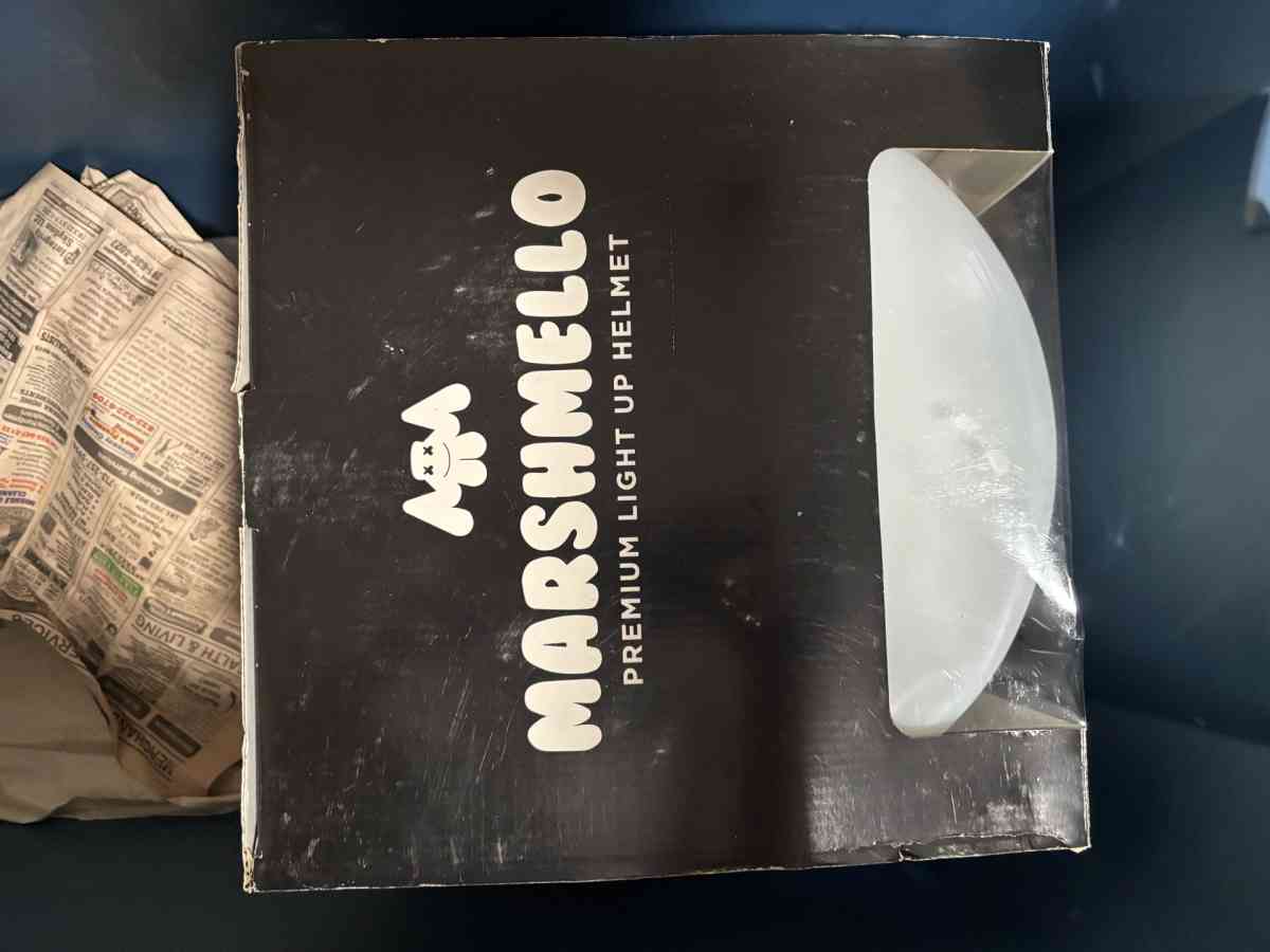 Marshmallow light up helmet costume - Cameron, Texas - FleaMarketBay