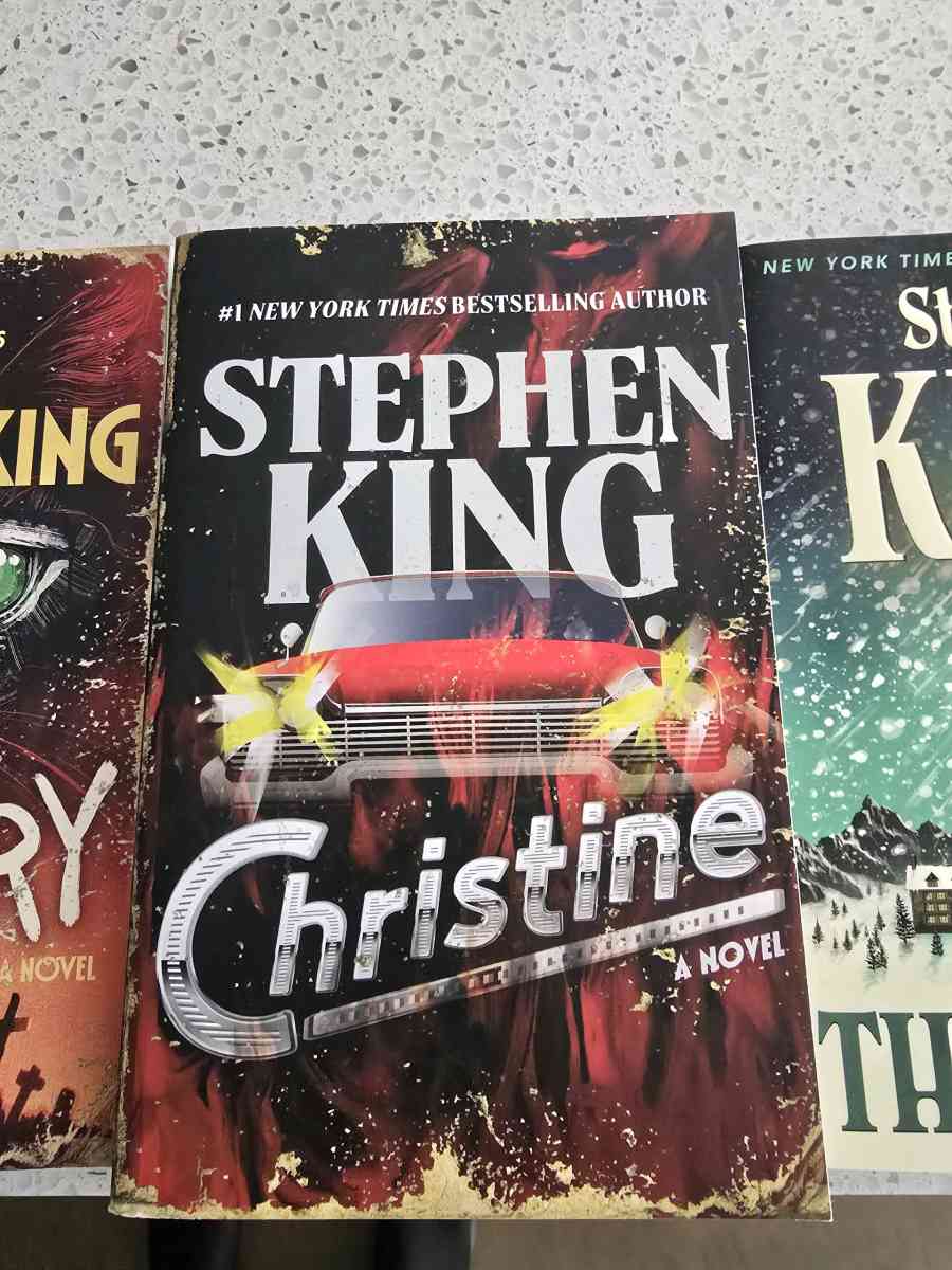 Stephen King books - Conway, Arkansas - FleaMarketBay