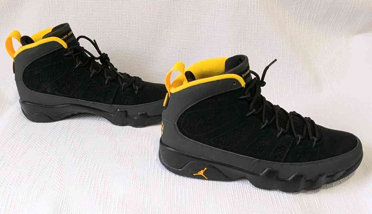 AIRJORDAN 9 RETRO Sneakers - Staten Island, New York - FleaMarketBay