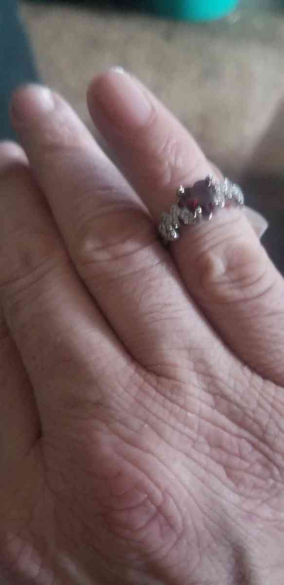 Pyrobe Garnet Ring - Hudson, New Hampshire - FleaMarketBay