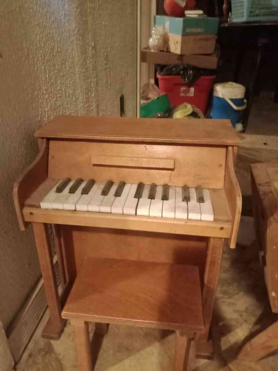 vintage 24 key Casspinette child toy piano - Newcastle, Oklahoma