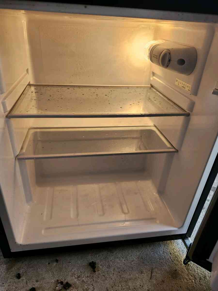 mini fridge - Baton Rouge, Louisiana - FleaMarketBay