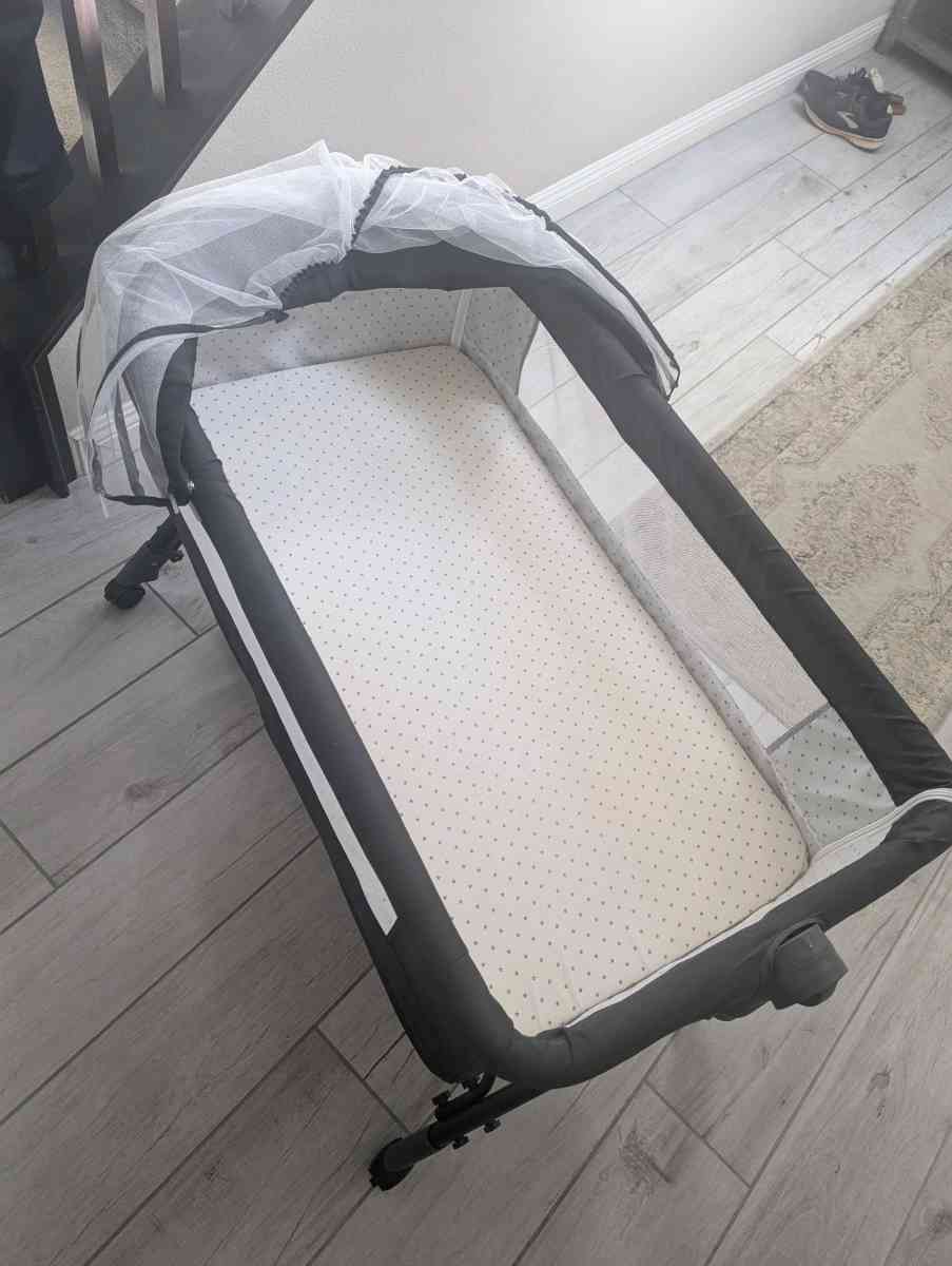Multifunctional Baby Bassinet - Las Vegas, Nevada - FleaMarketBay