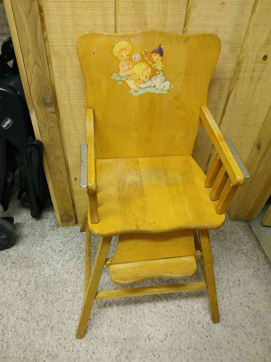 antique high chair - Wyoming, Michigan - FleaMarketBay