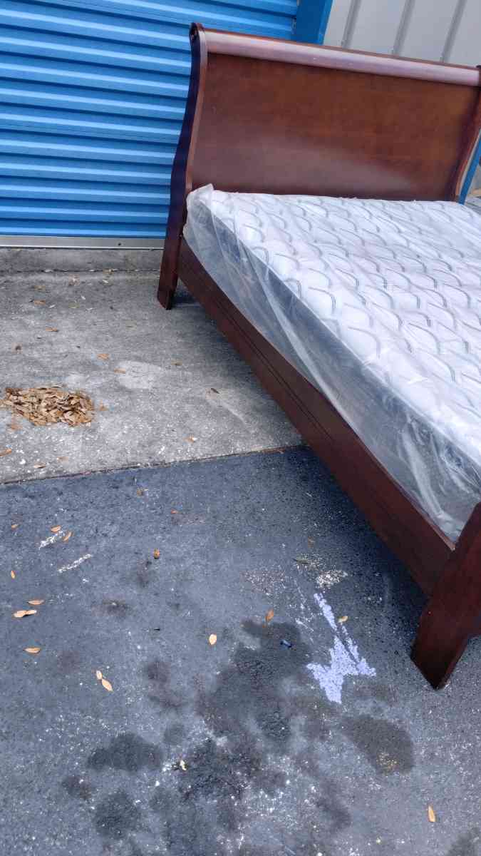 Queen Size Sleigh Bed and Pillow top Mattress - Tampa, Florida - FleaMarketBay