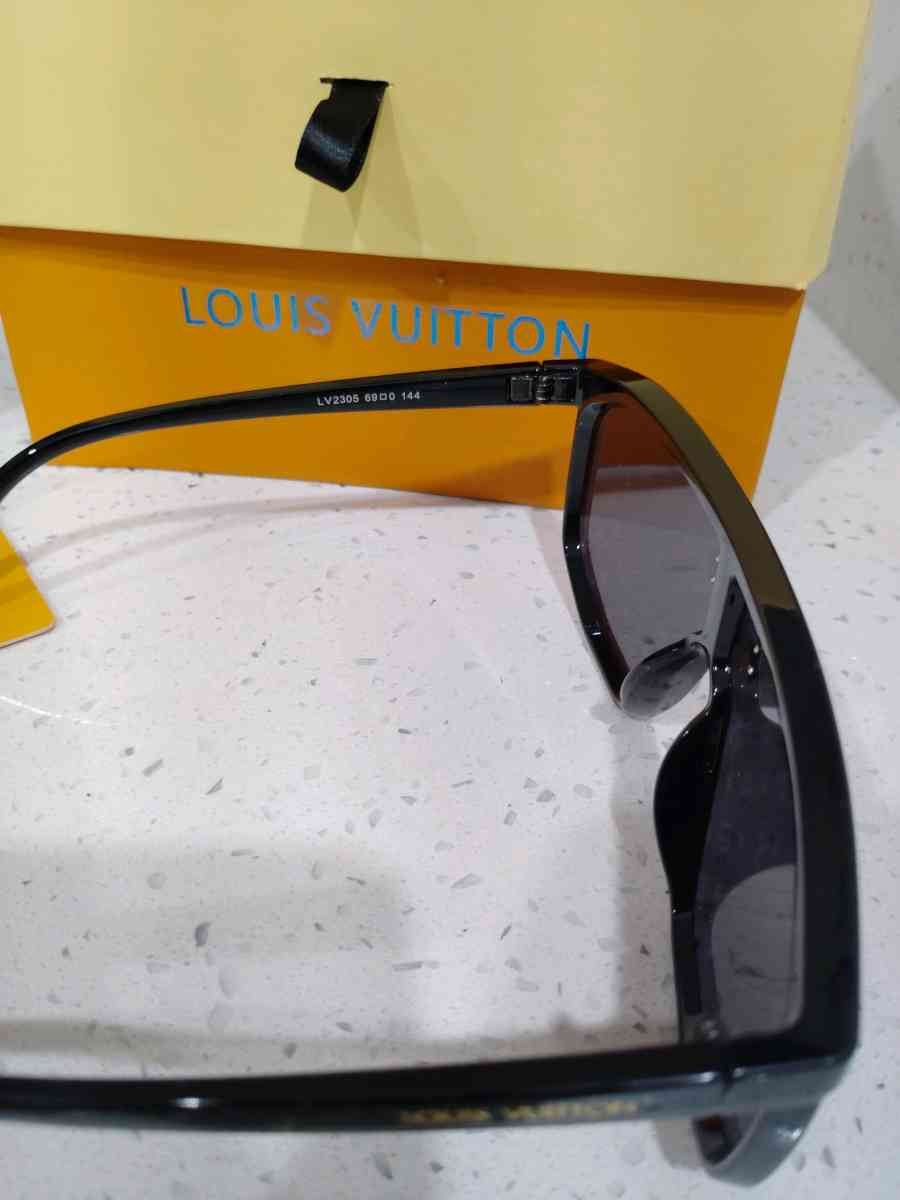 glasses - Altamonte Springs, Florida - FleaMarketBay