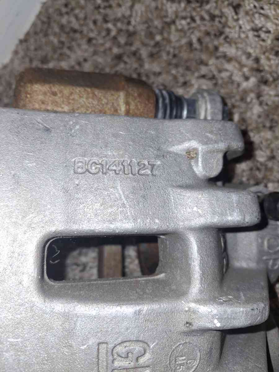 Cadillac CTS brake caliper - Howell, Michigan - FleaMarketBay