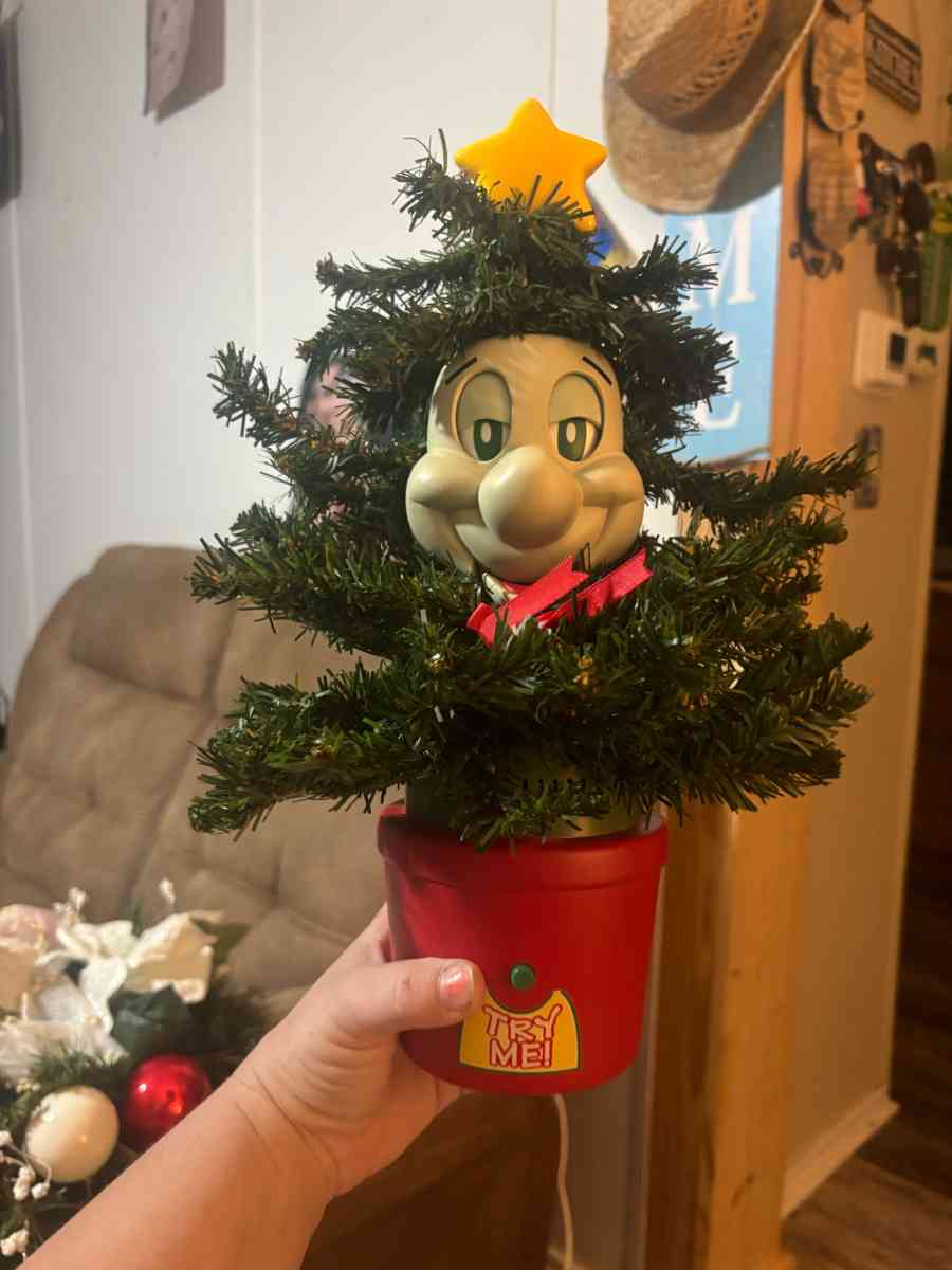 Talking and singing Christmas tree - Austin, Texas