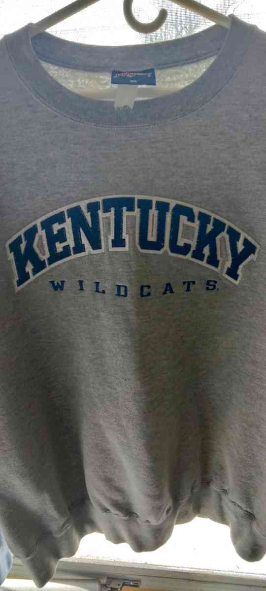 Kentucky Wildcats Sweatshirt - Norristown, Pennsylvania - FleaMarketBay