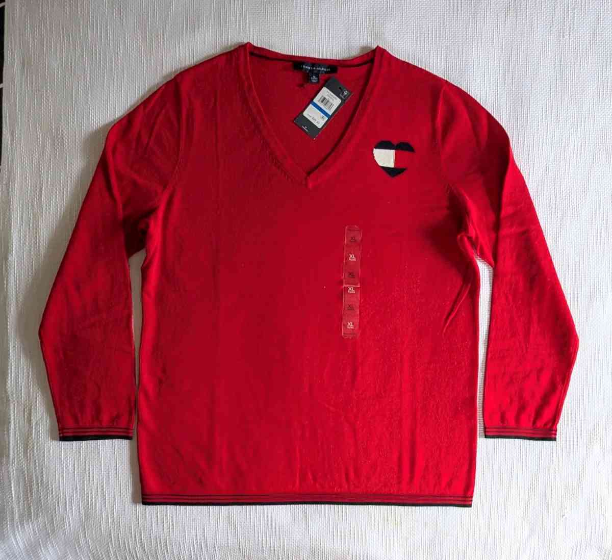 Tommy HilfigerHeart Ivy V Neck Sweater - Staten Island, New York - FleaMarketBay