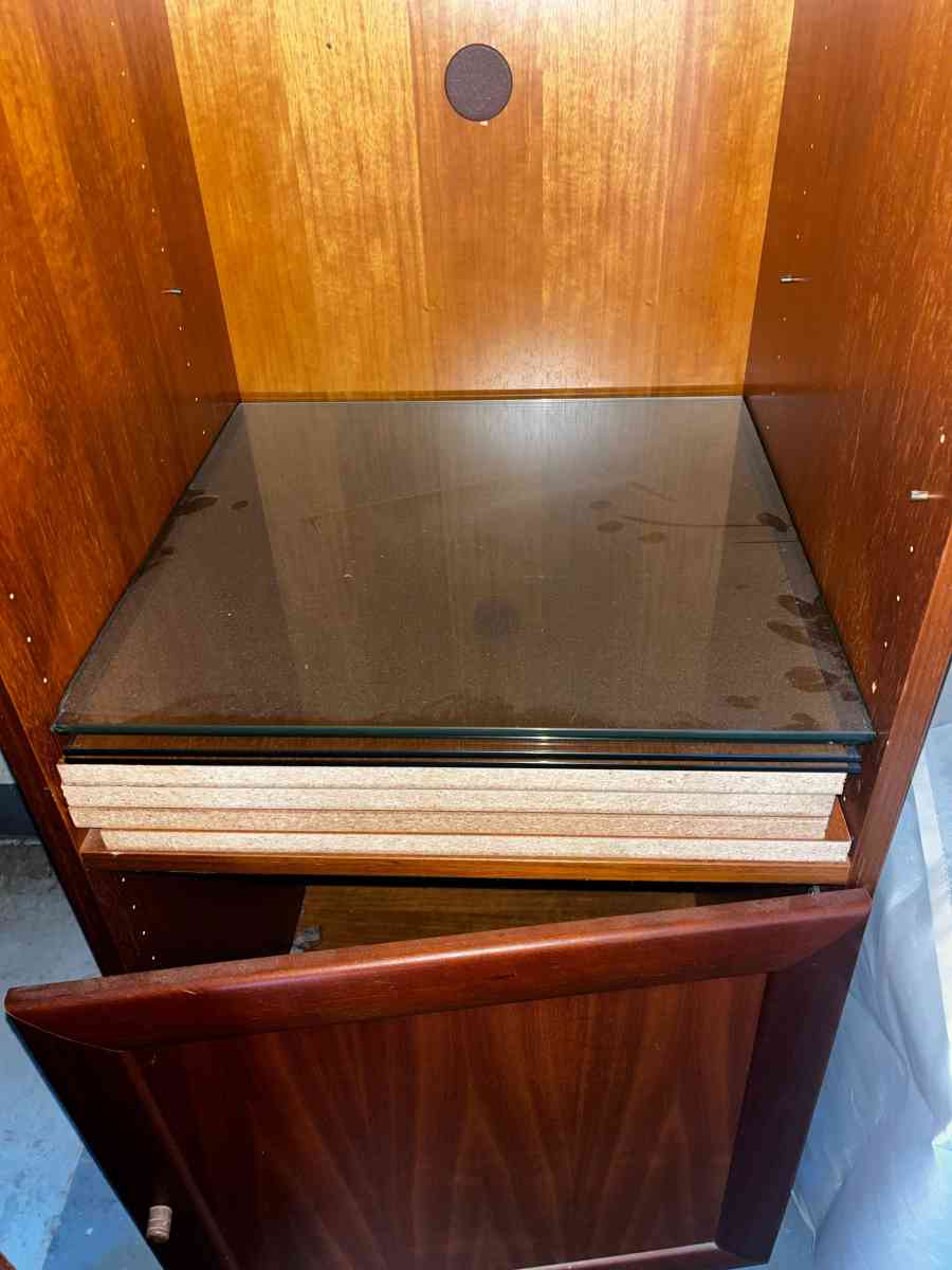 stereo shelfs - Newport, Michigan - FleaMarketBay