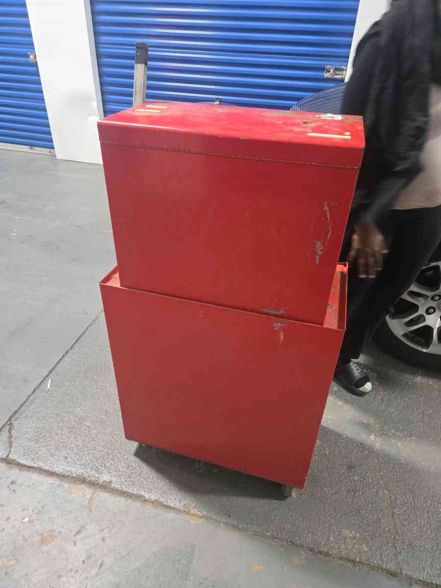 Craftsman tool box on wheels