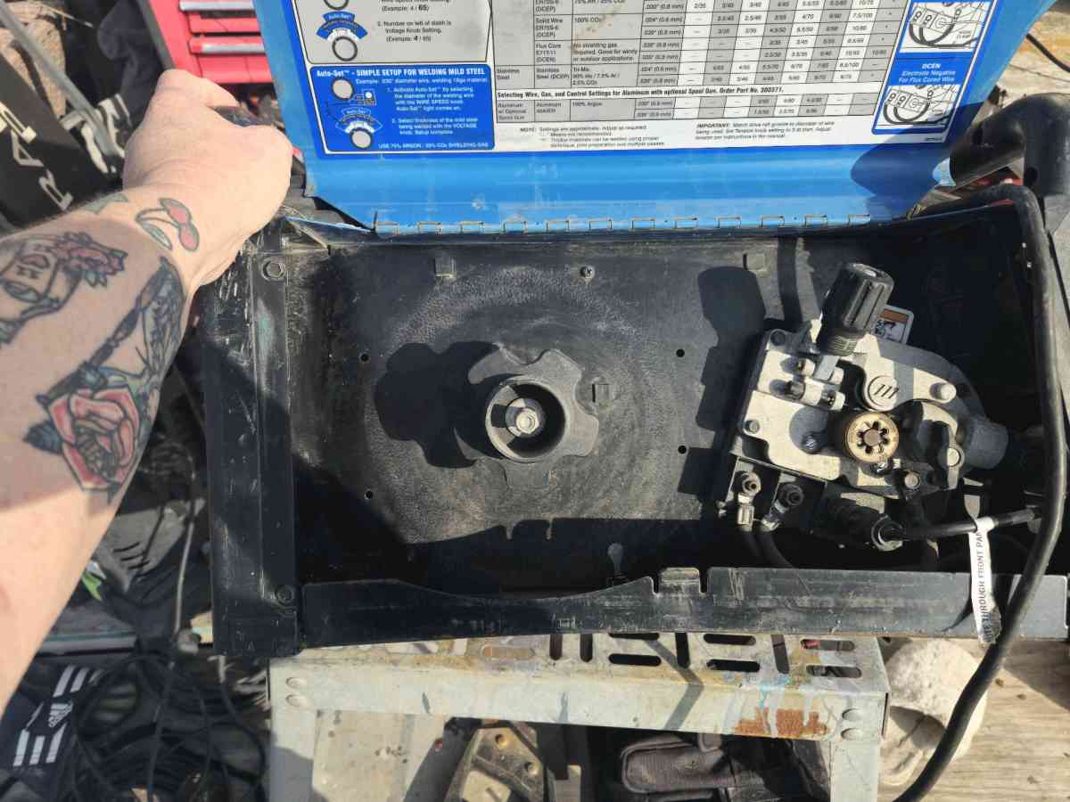 millermatic 141 - Justin, Texas - FleaMarketBay