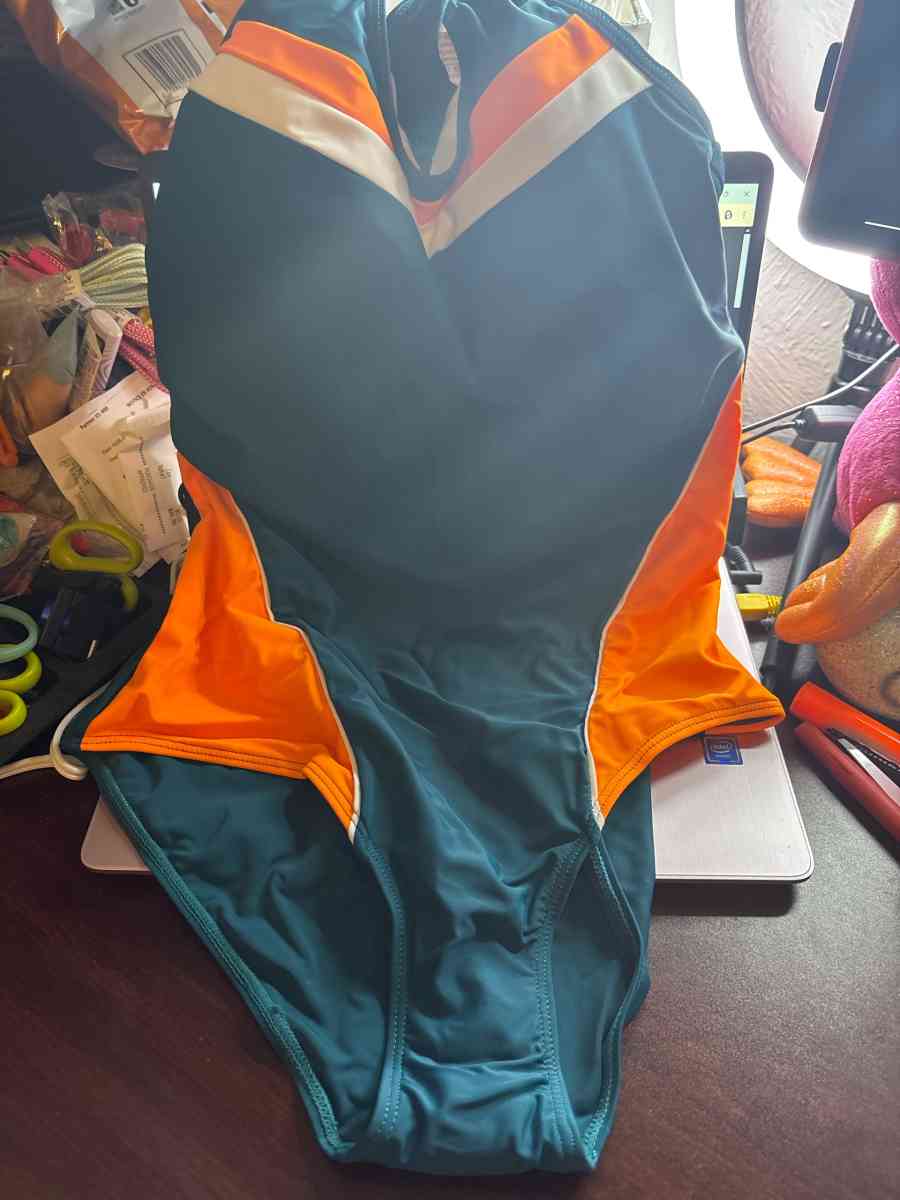 Womens Swimsuits - Saint Louis, Missouri - FleaMarketBay