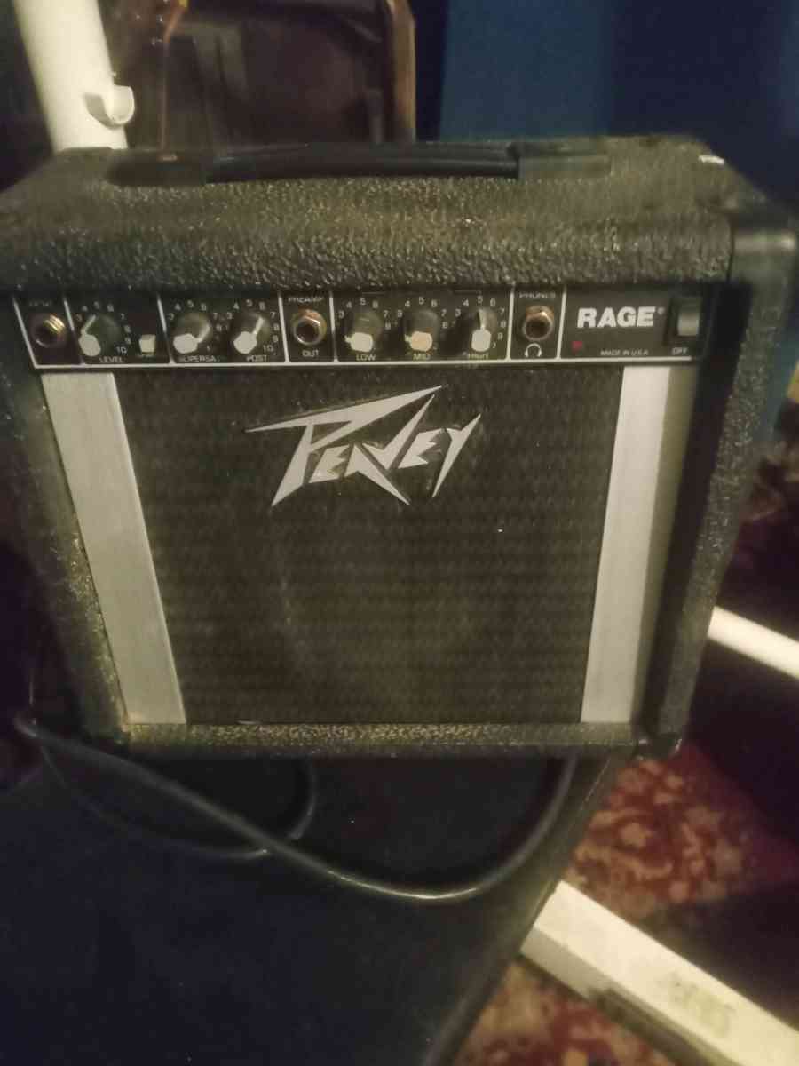 small peavy guitar amp works good - Pittsburgh, Pennsylvania