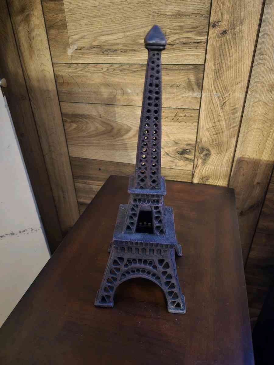 eifel tower - Bryan, Texas - FleaMarketBay