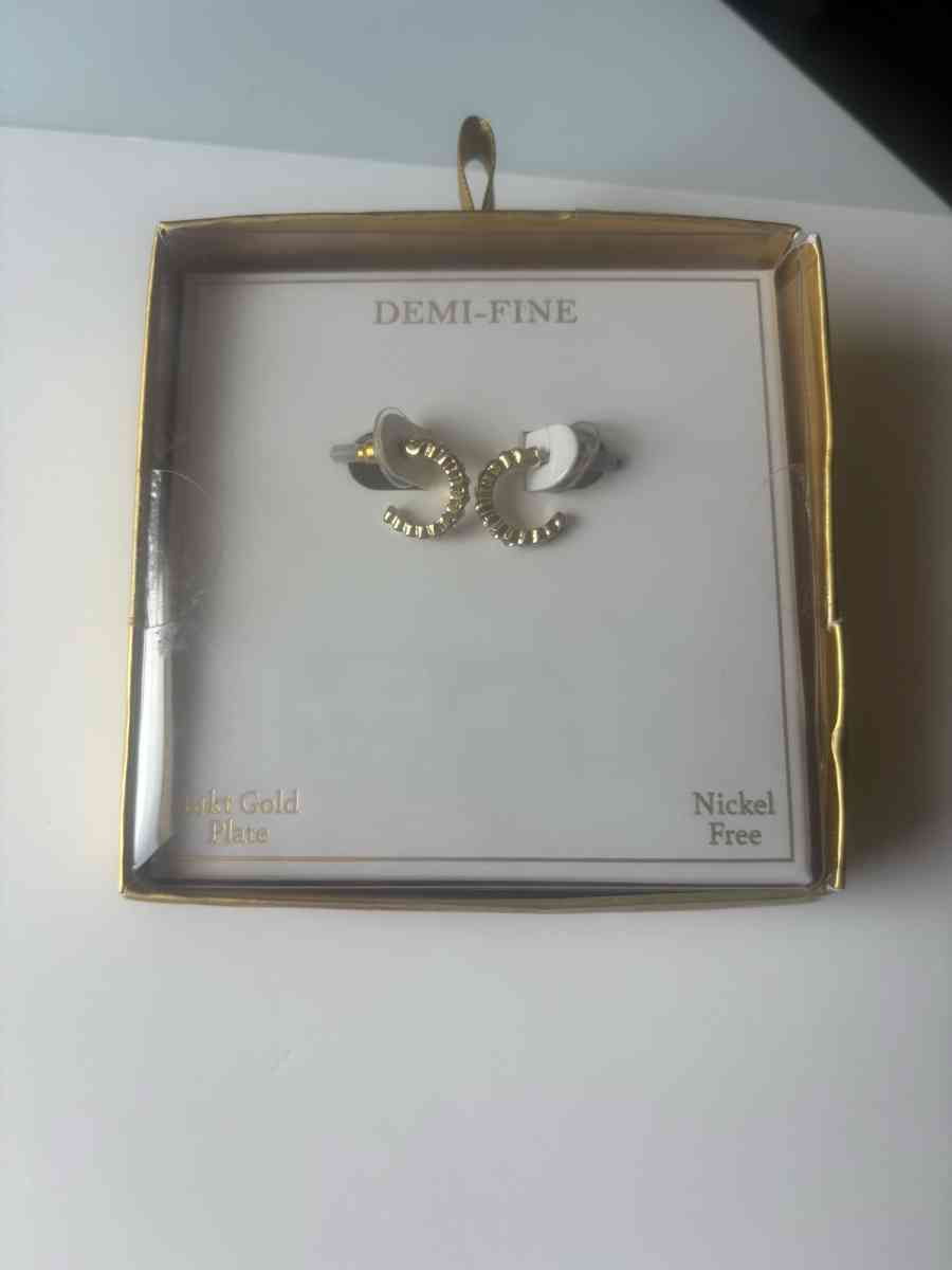 Diamond 14 karat gold plated earrings - Cameron, Texas - FleaMarketBay