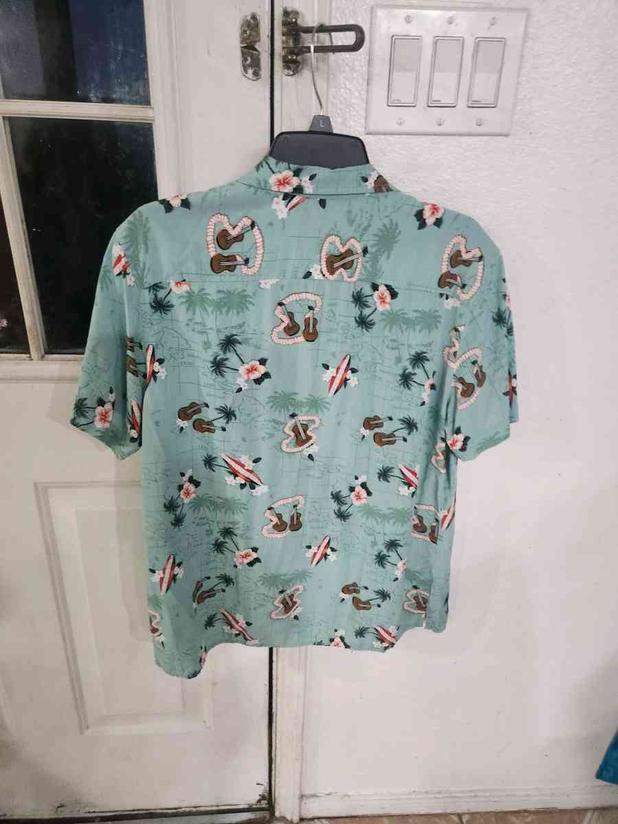 3 mens shirts - Houston, Texas - FleaMarketBay