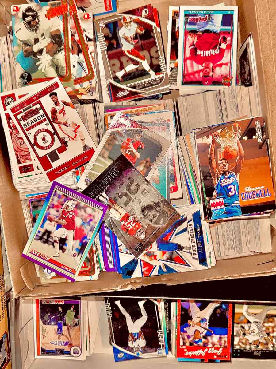 sports cards lot - Escondido, California - FleaMarketBay