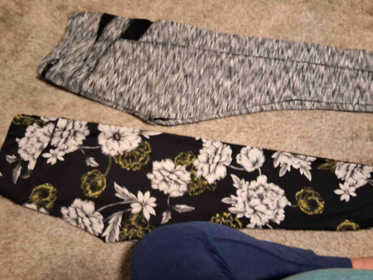 yoga pants - Seattle, Washington - FleaMarketBay