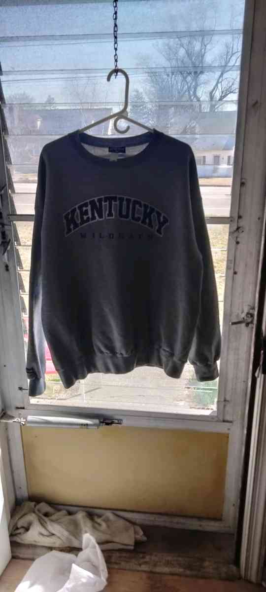 Kentucky Wildcats Sweatshirt - Norristown, Pennsylvania