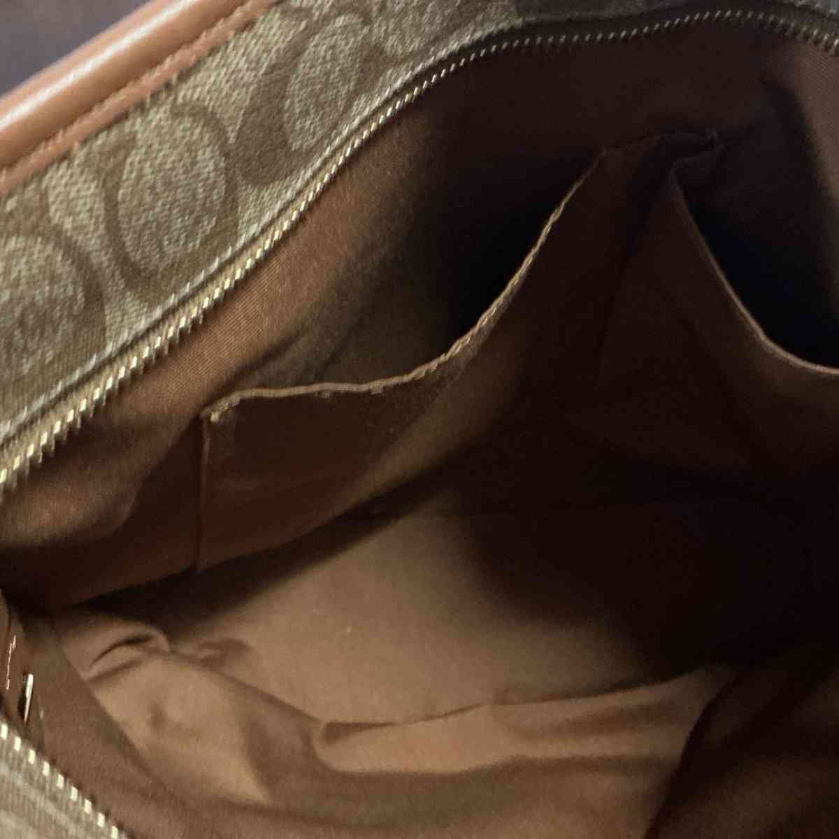 luxury designer coach hand bag - Nashville, Indiana - FleaMarketBay