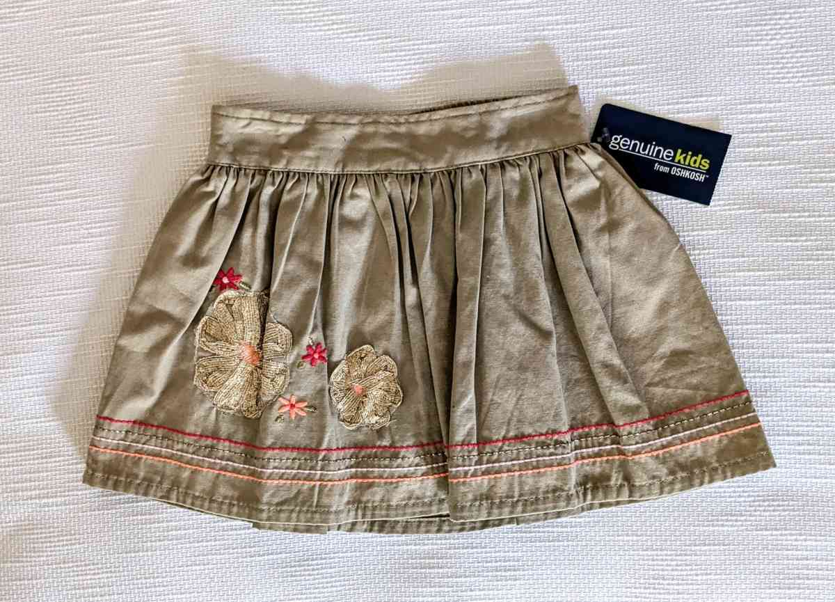 Two Pieces Girl Skirt Set - Staten Island, New York - FleaMarketBay