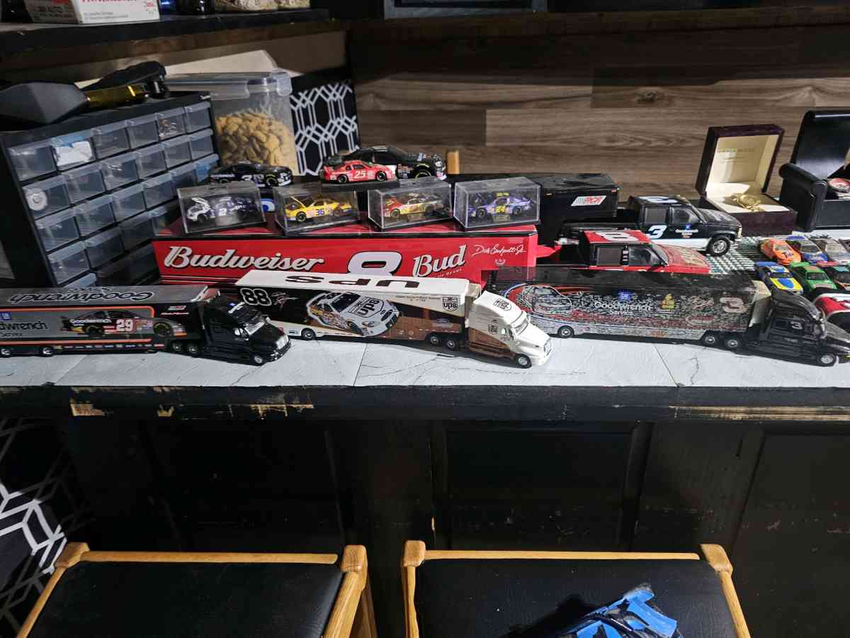 lot of collectable Diecast - Bangor, Maine - FleaMarketBay