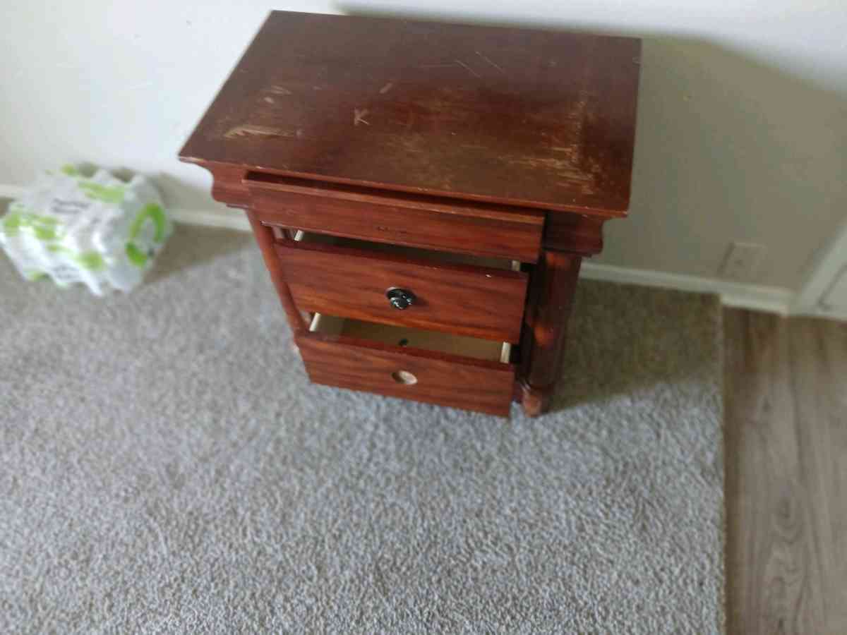 Dresser Nightstand Lamp Ready - Fort Worth, Texas - FleaMarketBay