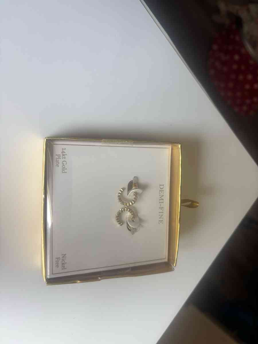 Diamond 14 karat gold plated earrings - Cameron, Texas - FleaMarketBay