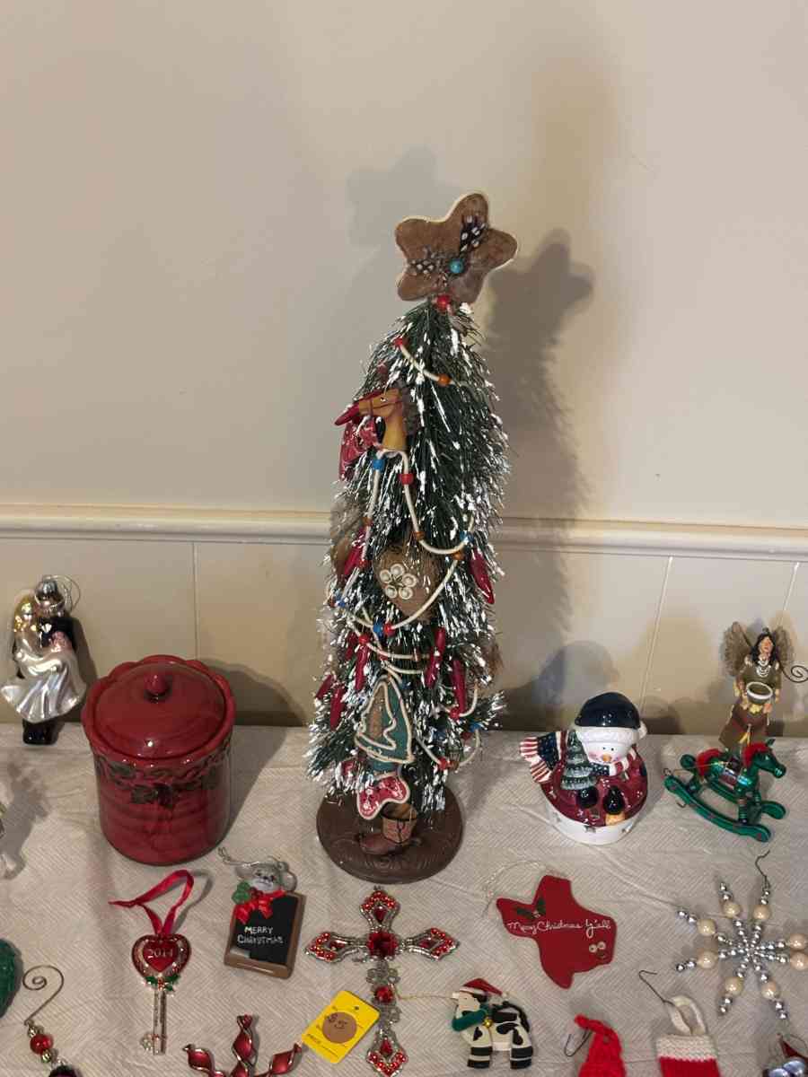 Christmas tree ornaments - Cameron, Texas - FleaMarketBay