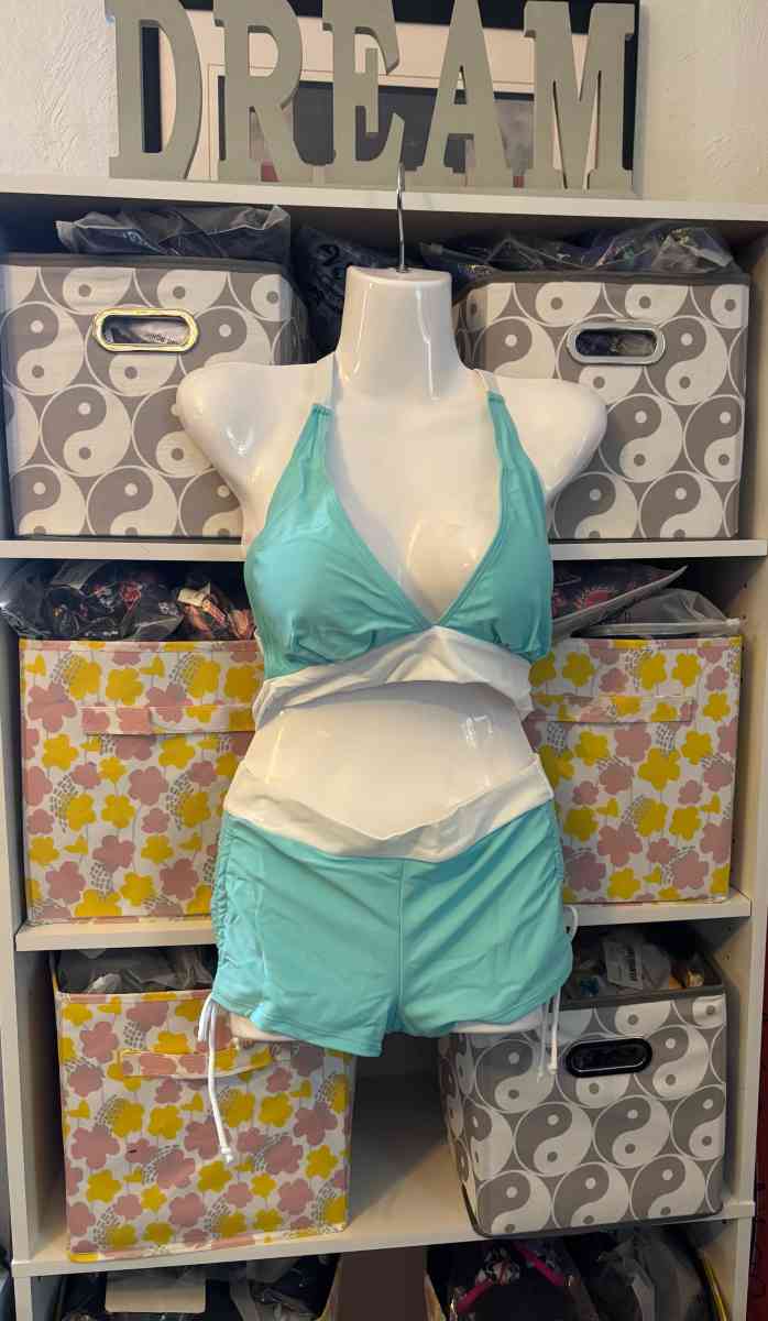 Womens Swimsuits - Saint Louis, Missouri - FleaMarketBay