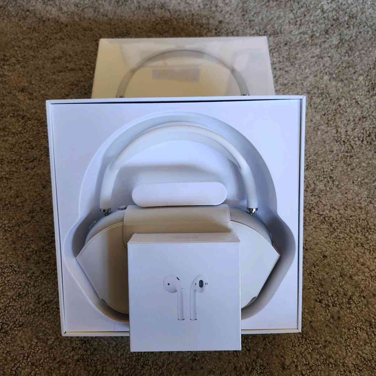 Airpod Max - Walnut Grove, Minnesota