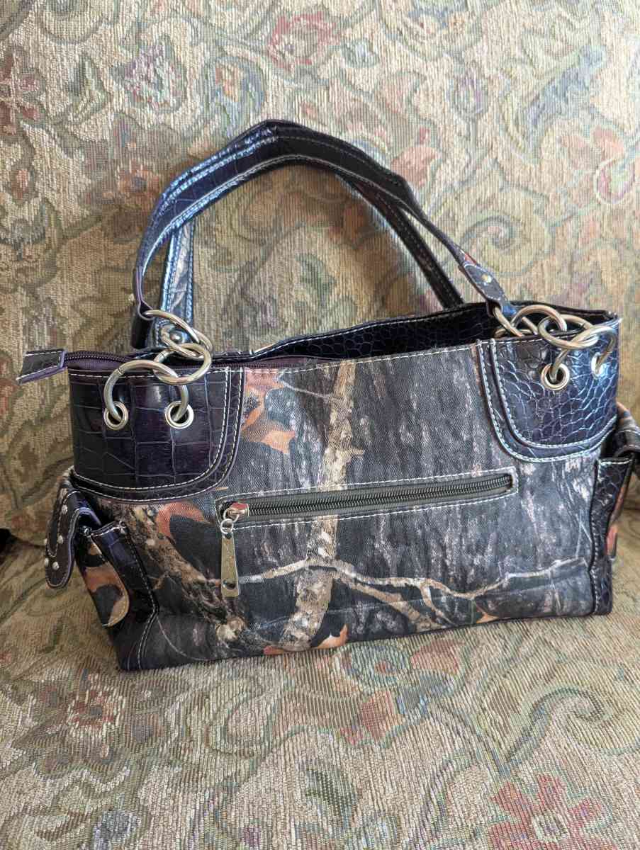 Camouflage Purse - Monroe, North Carolina - FleaMarketBay